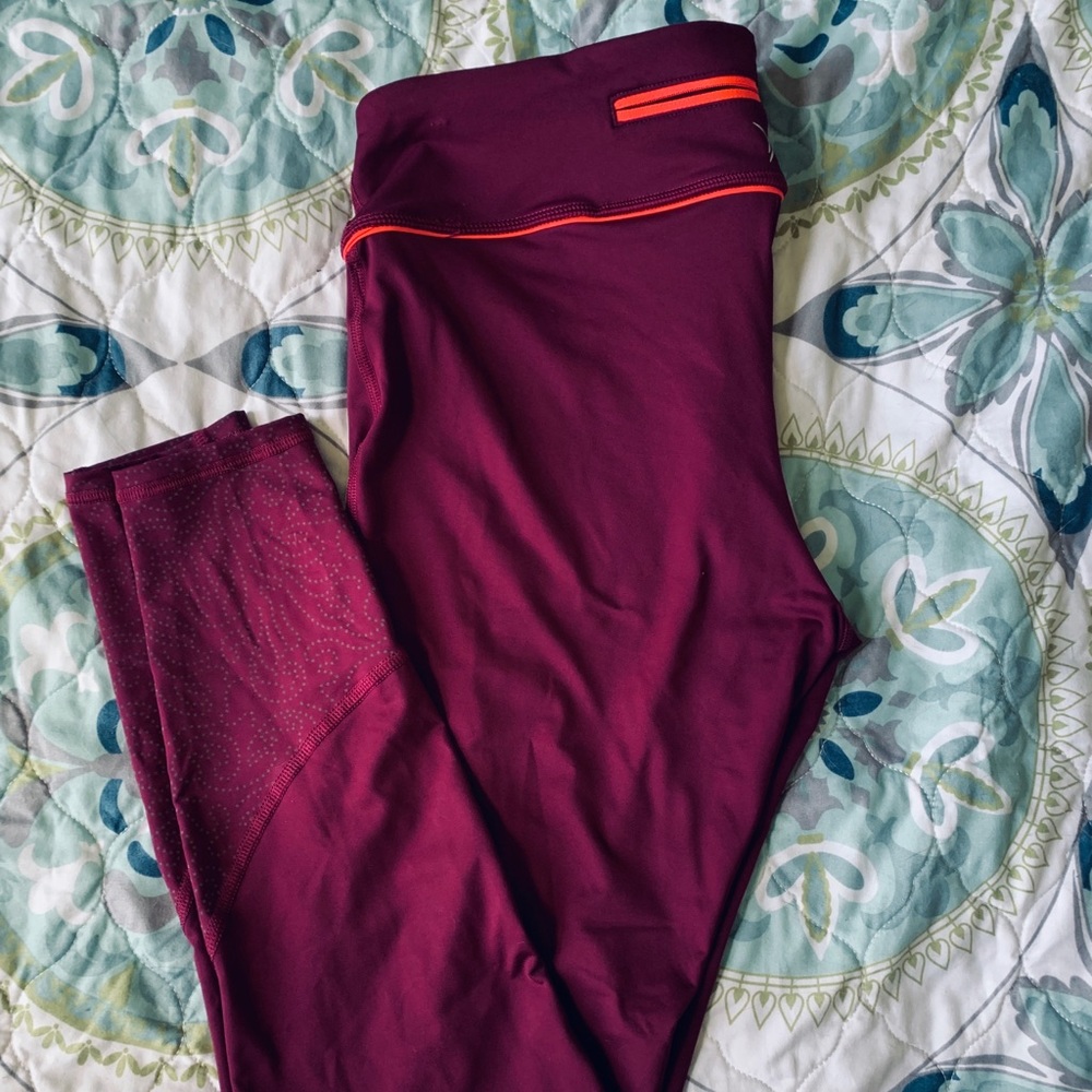 Old Navy Mid Rise Elevate Active Dry Fit Leggings